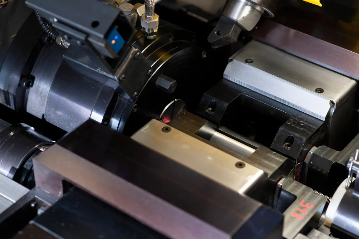 Clamping units in the welding area, in half-light